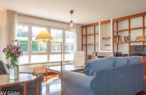 Distrito Rural Este House | Modern Vitriol Hotel in Gijón - Pet and Child Friendly