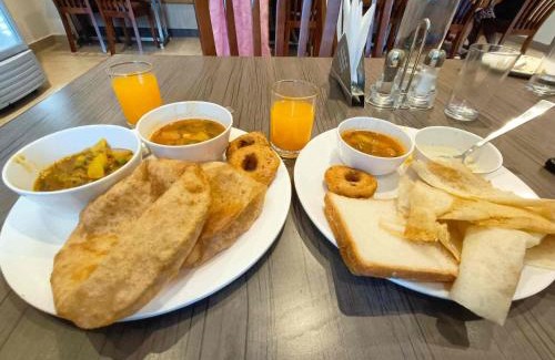Gote Hotel | Elegant VITS-Satyajit in Karad: Pool, Spa & Family Fun