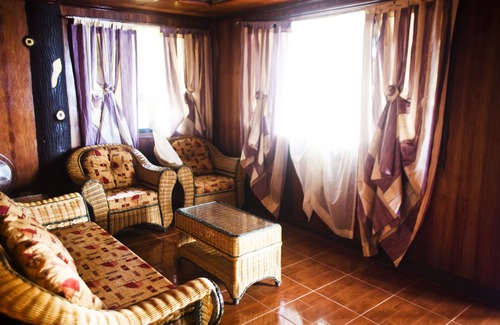 Donsol Resort | Relaxing Vitton Beach Resort: Pool, Spa & Family Fun