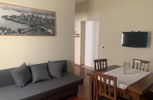 Celano Apartment | Family-Friendly Vittoria: Rated 8/10 for Memorable Stays