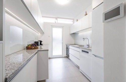 Paranhos Villa | Casa do Galo - Family Retreat with Garage & Spa Amenities