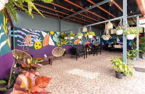 Pavas House | Budget-Friendly Viva Guest House with Breakfast & Family Amenities