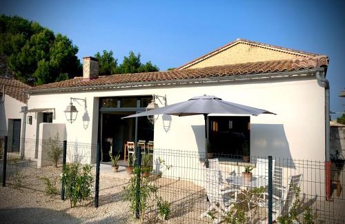 Entraigues-sur-la-Sorgue House | Explore Viva la Vida: Family-Friendly Getaway with 9.2 Rating