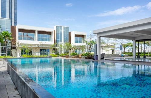 Kebon Jeruk Apartment | Relax at Vivace by Kozystay - Family-Friendly Kebon Jeruk
