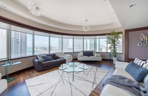 Dubai Marina Apartment | Vibrant 4BR Retreat with Sea & Marina Views - Rated 10/10