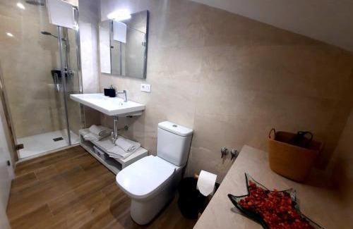 Old Town Baeza Apartment | Explore Hornazo: Pet-Friendly Haven with 9/10 Guest Rating