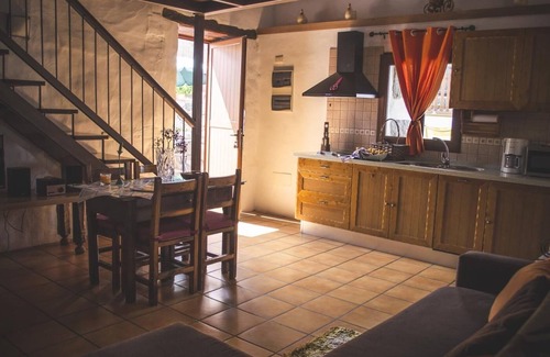 Hoya de Tunte Cottage | Discover Casa Rural Hoya de Tunte: Private Pool & Spa