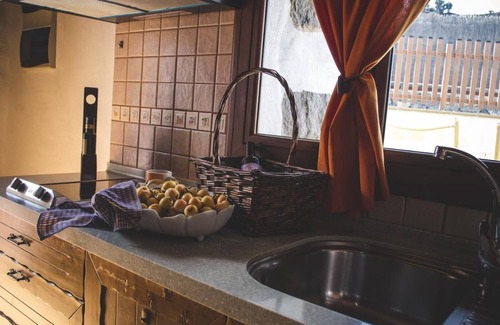 Hoya de Tunte Cottage | Discover Casa Rural Hoya de Tunte: Private Pool & Spa