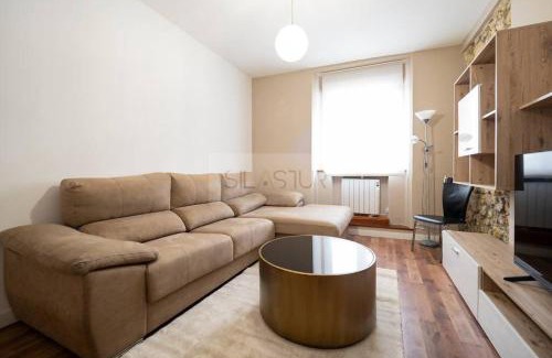 Colloto Apartment | Pet-Friendly Vive Oviedo II Apartment with Perfect Ratings