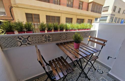 Poblats Maritims Apartment | Explore Valencia: Family-Friendly Hotel Near Beach & Metro