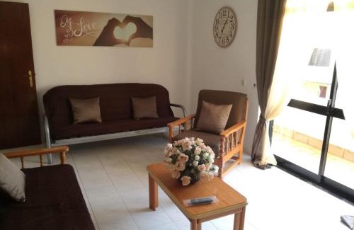 Portimao House | Family-Friendly Stay at Vivenda Bemposta - Rated 8.3/10!