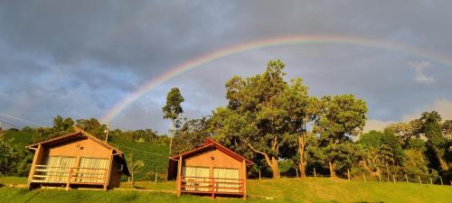 Caparao National Park Ski Chalet | Pet-Friendly Escape at Vivendas Canaã with Hot Tub Luxury