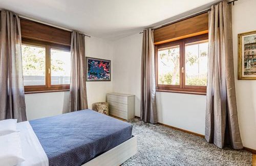 Povegliano Veronese Apartment | Artful Retreat at Vivere in Arte Near the Airport