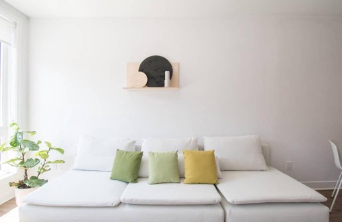 Plateau Mont Royal Apartment | Experience the Heart of Montréal in Family-Friendly Comfort