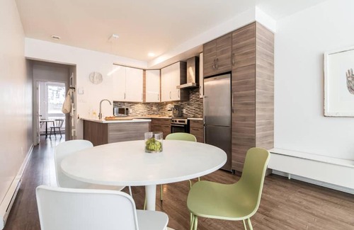 Plateau Mont Royal Apartment | Experience the Heart of Montréal in Family-Friendly Comfort