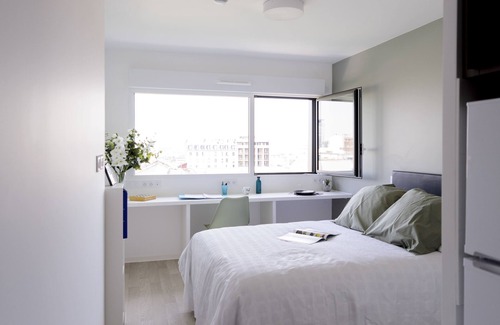 Petit-Ivry House | Experience the Olympics from a Comfortable Studio Near Paris
