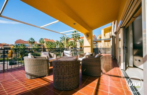 Alhaurin de la Torre Apartment | Relax at Casa Duque: Family-Friendly 4-Star Hotel with Pool