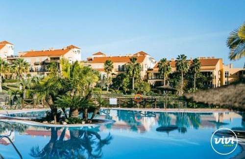 Alhaurin de la Torre Apartment | Relax at Casa Duque: Family-Friendly 4-Star Hotel with Pool