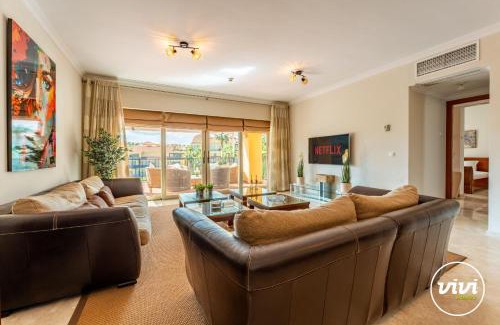 Alhaurin de la Torre Apartment | Relax at Casa Duque: Family-Friendly 4-Star Hotel with Pool