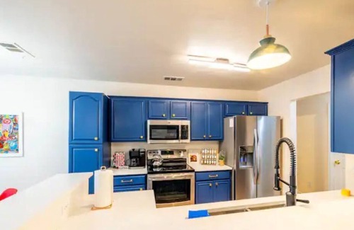 Sachse House | Vivid Vibes: Energizing Escape with Spa and Hot Tub