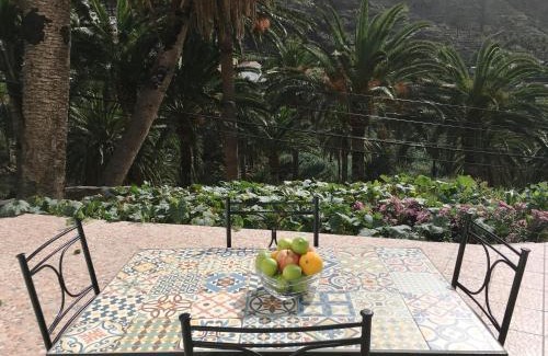 Valle Gran Rey House | Discover Vivienda Casa Mary: Family-Friendly Retreat