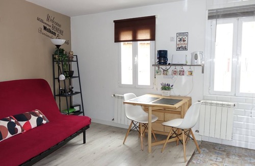 Burgos Apartment | Vivienda de Uso Turístico Loló in Burgos, pet friendly, quiet and comfortable.