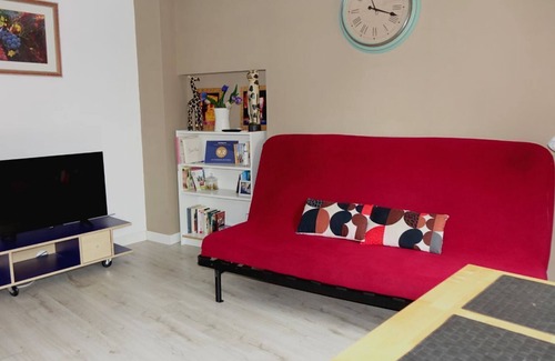 Burgos Apartment | Vivienda de Uso Turístico Loló in Burgos, pet friendly, quiet and comfortable.
