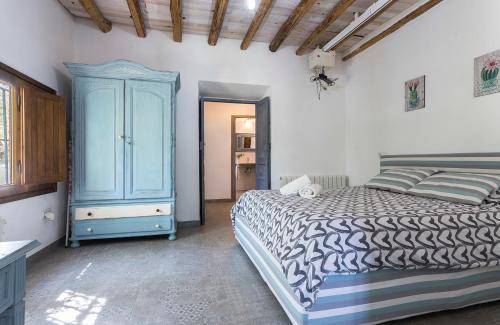 Martos House | Pet-Friendly Vivienda Rural Del Salado with Pool & Accessibility