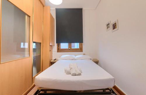 Santutxu Apartment | Relax at Refugio Azkue: Pet & Child-Friendly Retreat