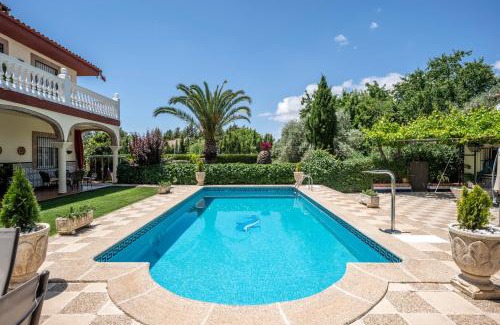 Baeza House | Discover Vivienda Turística Rural Mari Carmen: Pet-Friendly Escape