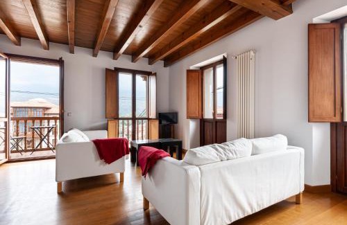 Llanes Ski Chalet | Discover Vivienda Vacacional Leo with Ocean Views & Pet Friendly