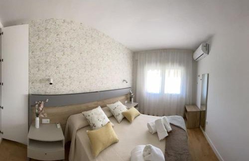 La Guardia Apartment | Guest Rated 10/10: Vivienda Vista Mayor with Family-Friendly Perks