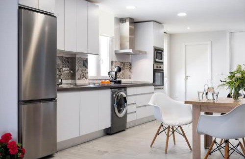 Andujar Apartment | Guest Favorite: Quivir Fleming with Breakfast & Child Care