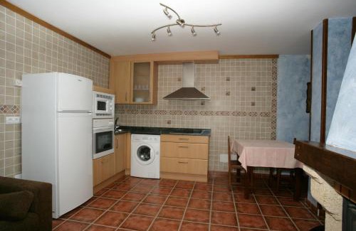 Cahecho House | Pet-Friendly Viviendas Rurales Peña Sagra with Pool & Hot Tub