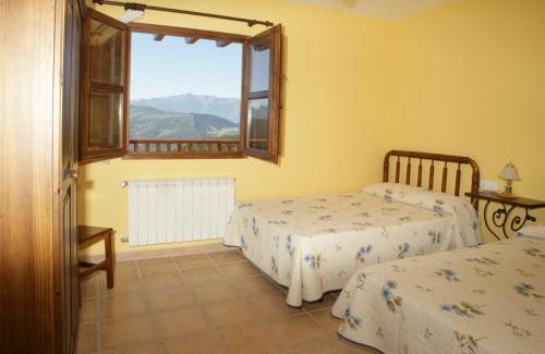 Cahecho House | Pet-Friendly Viviendas Rurales Peña Sagra with Pool & Hot Tub