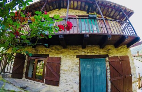 Roure House | Discover ViviMontagna Katherina: Rated 9.3/10 & Pet Friendly