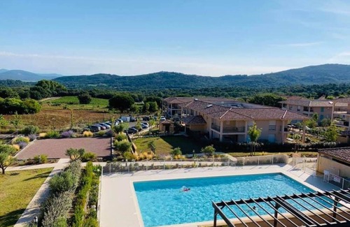 La Croix-Valmer Apartment | Experience Coastal Living in La Croix Valmer Apartment
