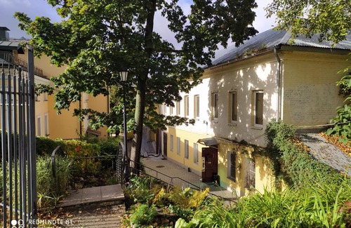 Moscow City Centre Hotel | Discover VIZAVI Hotel: Pet-Friendly with Breakfast Included