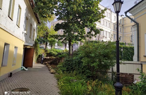 Moscow City Centre Hotel | Discover VIZAVI Hotel: Pet-Friendly with Breakfast Included