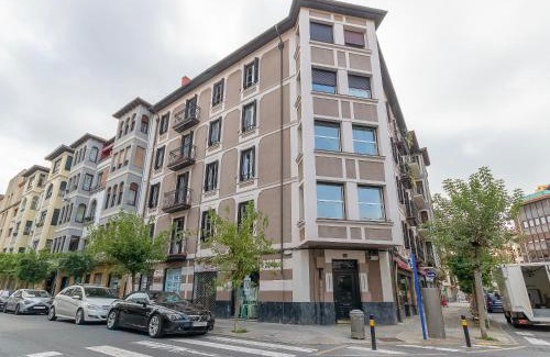 Getxo Apartment | Kid-Friendly Retreat Near Vizcaya Bridge & Beach