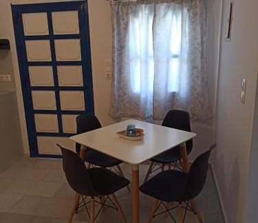 Milopotas House | Vlastos 1: A Family and Pet Friendly Getaway