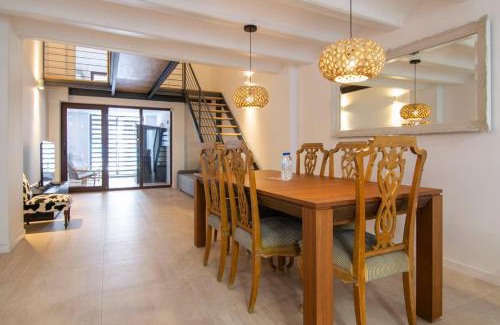 El Botanic Apartment | Discover VLC Host - Botànic Gardens: Family-Friendly Retreat