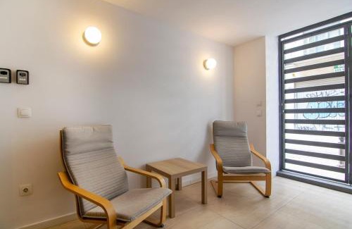 El Botanic Apartment | Discover VLC Host - Botànic Gardens: Family-Friendly Retreat