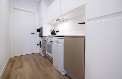 El Mercat Apartment | Modern One Bedroom Apartment in the City Center