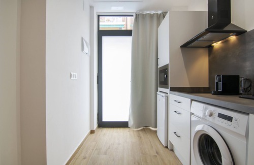 Montolivet Apartment | Welcoming Studio Near Ruzafa with Spa and Breakfast