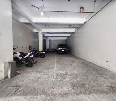 Santa Cruz Apartment | Welcoming Getaway at VLCC Building with Hot Tub Access