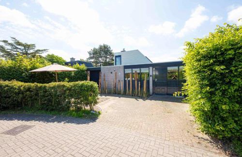 Ouddorp House | Oceanfront Vlier 9 - Klepperstee Ouddorp: Pet-Friendly Retreat