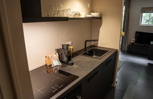 Ermelo Resort | Vlindervallei Studio: Oceanfront Retreat with Spa & Kitchen