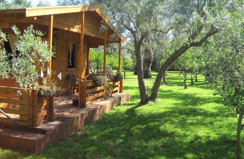 Capaci Ski Chalet | Cozy Villa by the Sea with Pool and 24-Hour Check-In