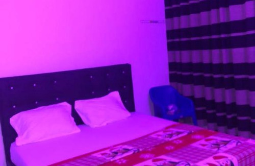 Lome Apartment | Pet-Friendly VLove Homes: Ideal for Family Getaways